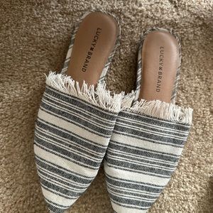 Lucky brand slides